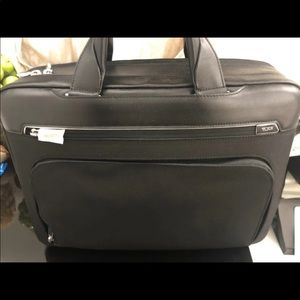 Tumi Arrive Sawyer Brief Case
